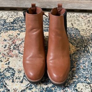 Naturalizer Women's Madalynn Gore Block Heel Bootie